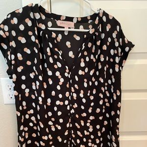 Capped sleeve polyester top from Philosophy, excellent condition.Size M